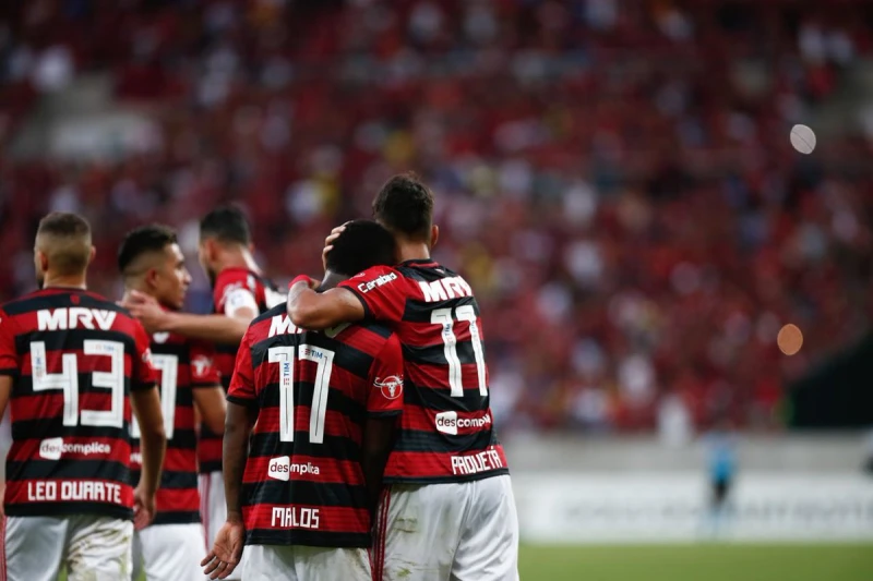 فلامينجو يضرب موعدًا مع بيراميدز في كأس التحدي