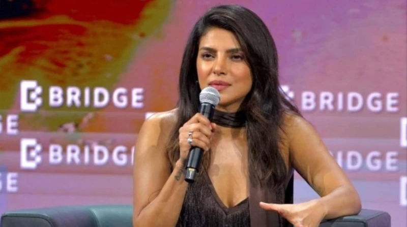 العائلة أهم إنجاز بحياتها، بريانكا شوبرا تستعرض محطات بارزة في مسيرتها الفنية