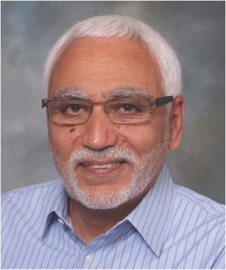 من هو البروفيسور عباس الجمل 