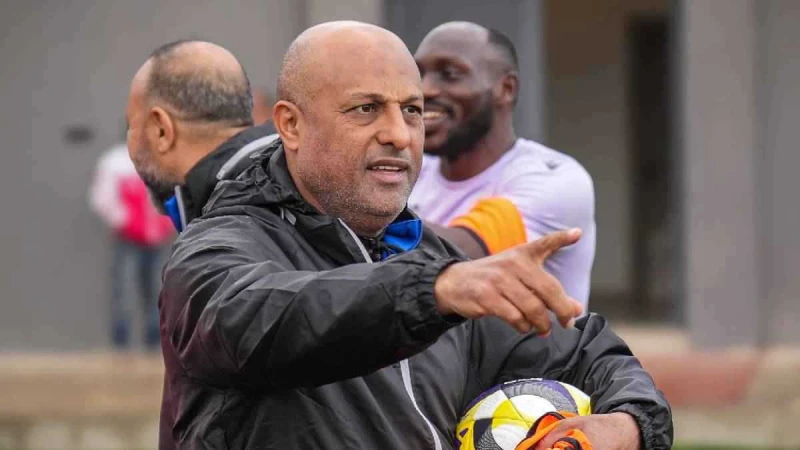 طارق مصطفى يرحل عن تدريب الأهلي بنغازي