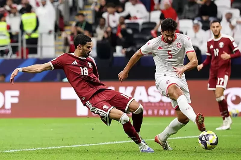 نسور قرطاج تكسب قطر بثلاثية وتودع كأس العرب