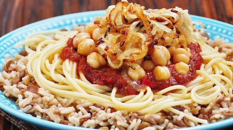 بعد تسجيله في "اليونسكو".. طرق عمل الكشري المصري المختلفة وتكلفته