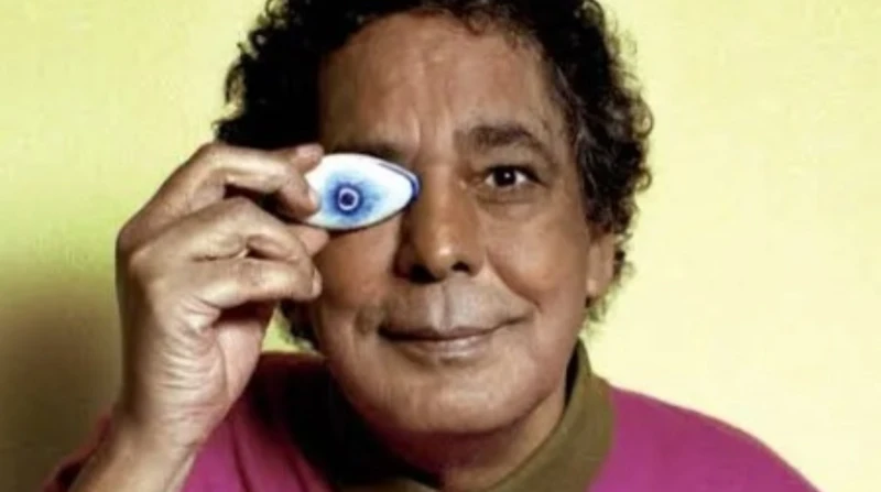 بعد أزمته الصحية، أحدث ظهور لـ محمد منير برفقة "واما" (صورة)