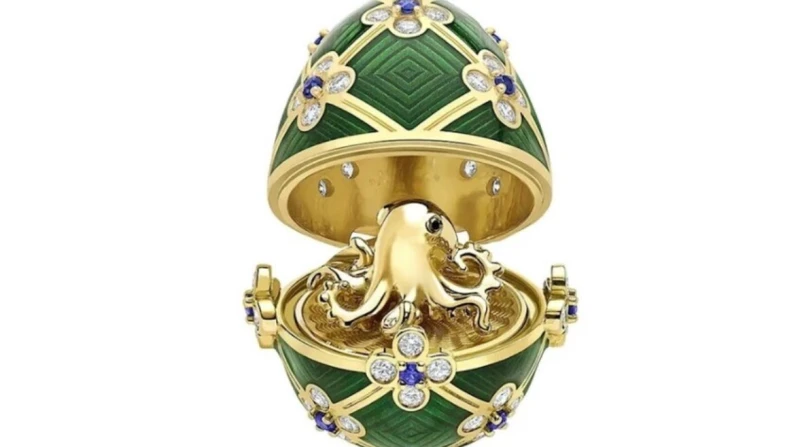 سرقة فاخرة في أوكلاند.. رجل يبتلع قلادة ذهبية قيمتها 19,200 دولار