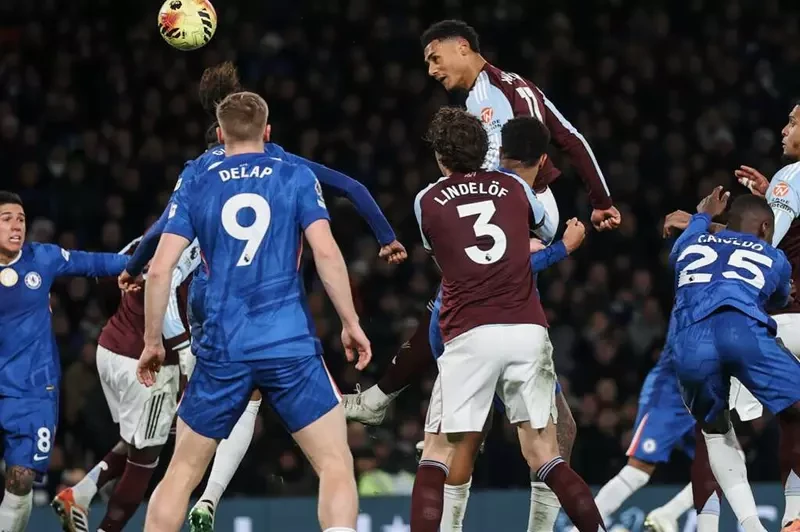 أستون فيلا يصطاد أسود لندن في ستامفورد بريدج