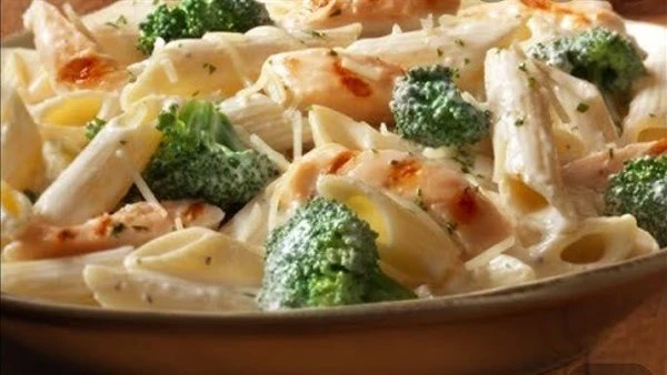 طريقة عمل المكرونة بصوص البروكلي فى خطوات بسيطة