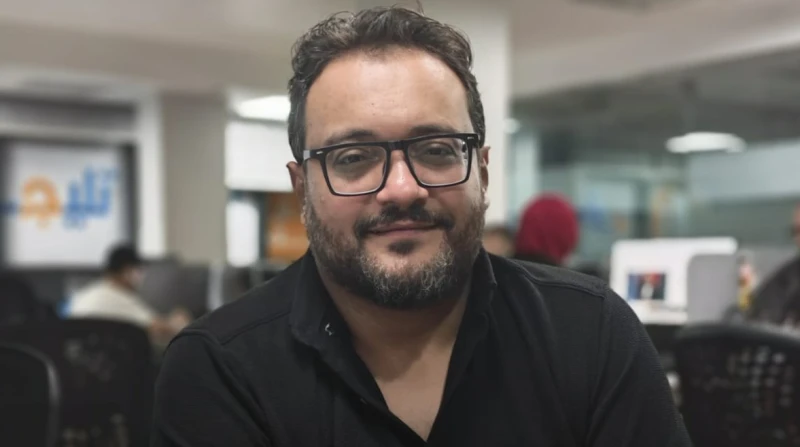 النظرة الأخيرة والأذرع المرفوعة بين "شيطنة" محمد صبحي و"ملائكية" البشر