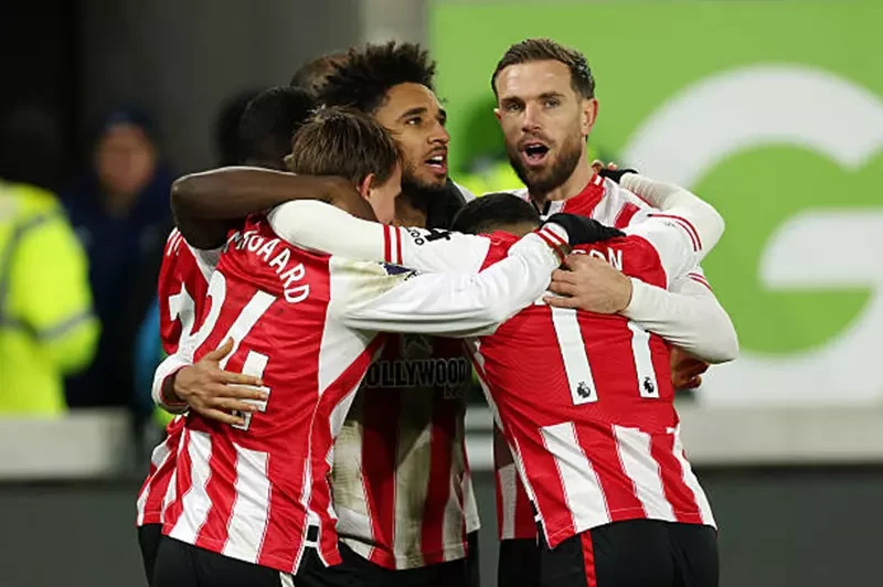 قطار بورنموث يتعطل أمام برينتفورد في الدوري الإنجليزي