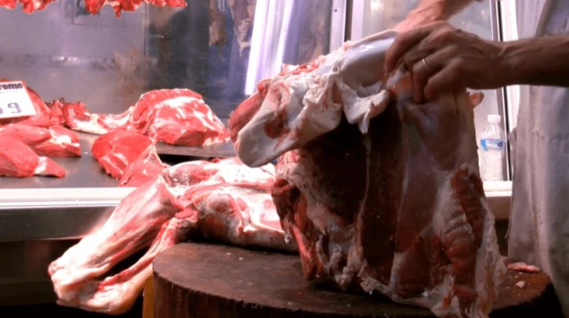 "من غير فتي أو تفعيص"، 3 علامات في اللحمة تكشف لكِ فورا فسادها