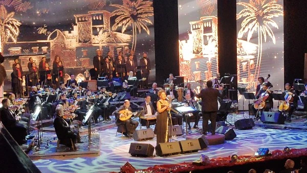 أنوشكا تعانق التراث .. ورئيس الأوبرا يقود احتفالاً بمذاق خاص