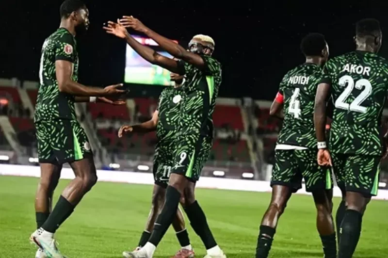 لوكمان وأوسيمين يقودان هجوم نيجيريا في مواجهة تونس