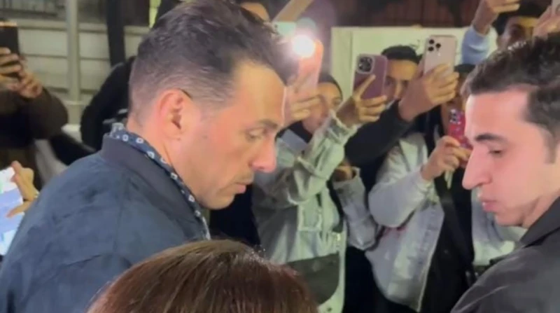 في عزاء والدته، نجوم الفن يواسون أحمد الفيشاوي