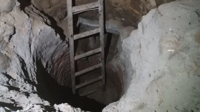 حفروا 30 مترًا، الحماية المدنية تواصل محاولات انتشال ضحايا التنقيب عن الآثار بالفيوم