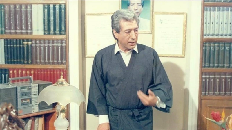 كرم مطاوع.. أشهر من ارتدى الروب وترك بصمة في السينما والدراما المصرية