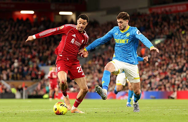 ليفربول يضغط في جدول الدوري.. والمنافسة مولعة