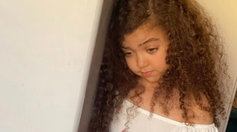 والدة أيسل تحذر من صفحات مزيفة باسم ابنتها: "مش هسمح لحد يستغل ولادي"