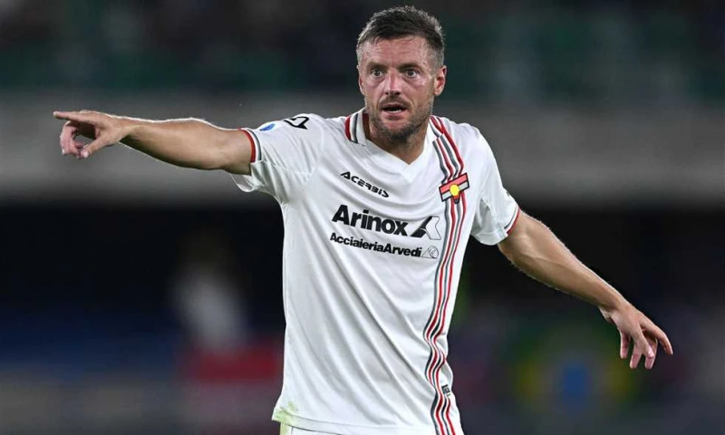 العجوز جايمي فاردي لاعب الشهر في الدوري الإيطالي