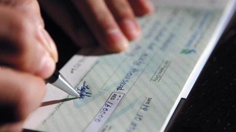 أحمد المطحنة ضحية "كارثة إيصالات الأمانة": التهديدات علنية وعايشين في كابوس