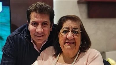 سبب وفاة والدة هاني رمزي.. صراع طويل مع المرض