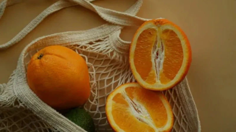 "مش هترميه تاني"، لماذا تعد قشور البرتقال كنزًا منزليًا؟