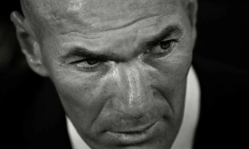 زيدان على الخط.. هل ينقذ الريال من عبثيات ألونسو؟