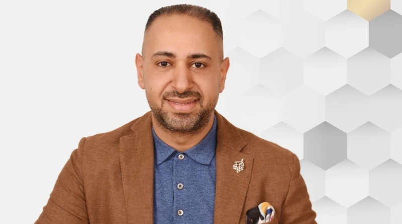 الست ما بين قبول «الخلاعة» ورفض «اغضب» | خارج حدود الأدب