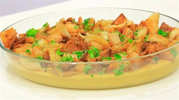 طريقة عمل فتة العدس أكلة شتوية اقتصادية تمنح الشعور بالدفء