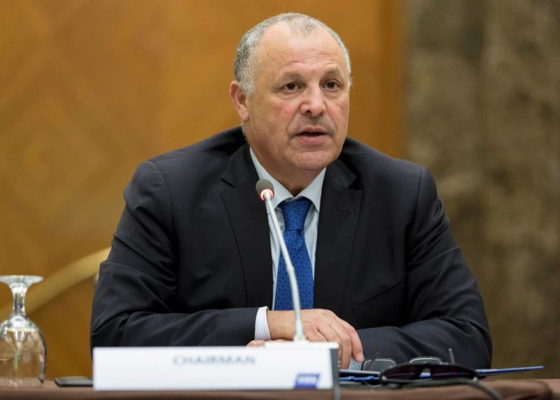 أبو ريدة زمبق المنتخب والمدرب والاحتياطي والجمهور لينقذ نفسه