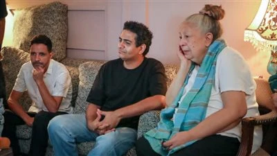 «دايمًا دعيالك»… هل شعرت سمية الألفي بقرب وفاتها في رسالتها الأخيرة لابنها أحمد الفيشاوي؟