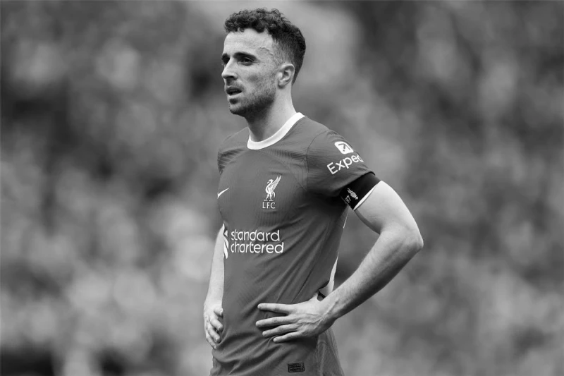 أنفيلد يفتكر جوتا.. نجليه تمائم ليفربول قدام وولفرهامبتون