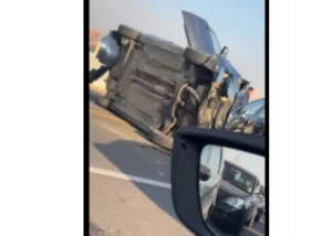 الصور الأولي لكارثة الطريق السياحي بالجيزة: 10 عربيات واتوبيس فرموا بعض