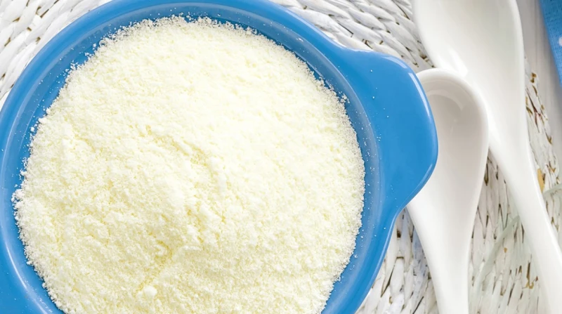 علامات لا تحتمل الانتظار، طبيب يوضح أعراض التسمم من ألبان الأطفال