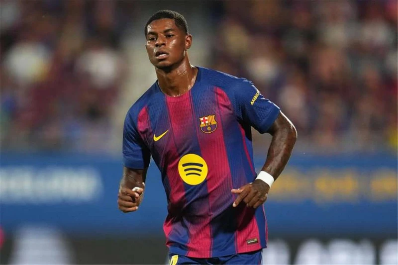 برشلونة يضغط على مانشستر يونايتد: “راشفورد” عايز يقعد