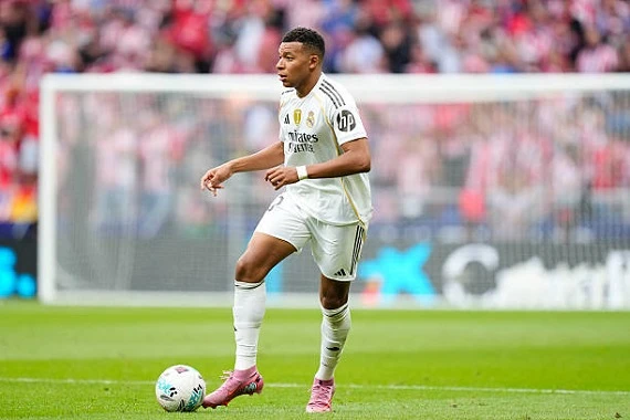 مبابي وصل السعودية.. وجاهز لكلاسيكو الأرض