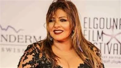 كل سنة والبشرية بخير وسلام.. هالة صدقي تحتفل بعيد الميلاد المجيد