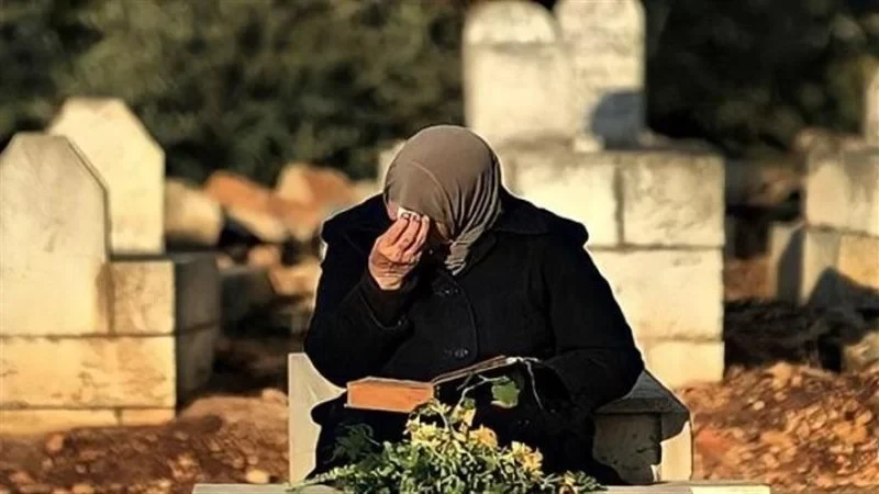 تفسير حلم المشي بين القبور مع أشخاص.. ماذا يعني للرائي؟