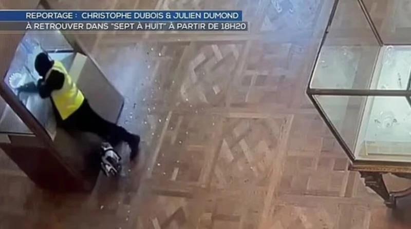 في 4 دقائق، فيديو يوضح كيف نفذ اللصوص "المهمة المستحيلة" بمتحف اللوفر؟