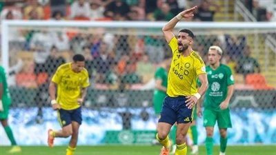 إيفان توني يتألق وعبد الإله العمري يرد: التعادل الإيجابي (2/2) يحسم نتيجة الشوط الأول بين الأهلي والنصر في دوري روشن السعودي