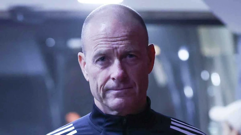 مذبحة توروب في الأهلي.. طرد 9 لاعبين