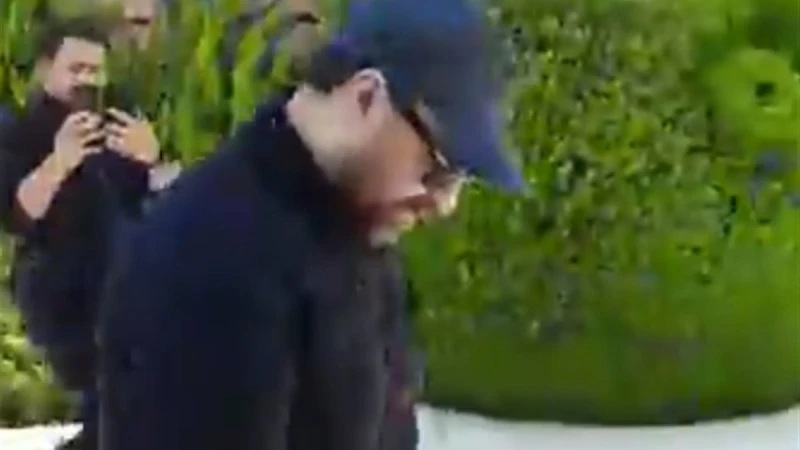 اليوم.. نضال الشافعي يستقبل عزاء والدته في مسجد الحامدية الشاذلية