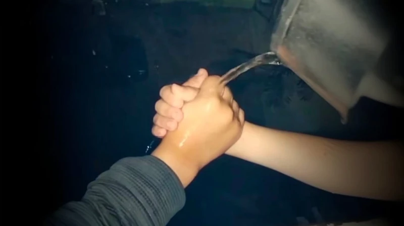 ترند الماء المغلي، تقليعة على "تيك توك" تحول الحب لعاهة مستديمة