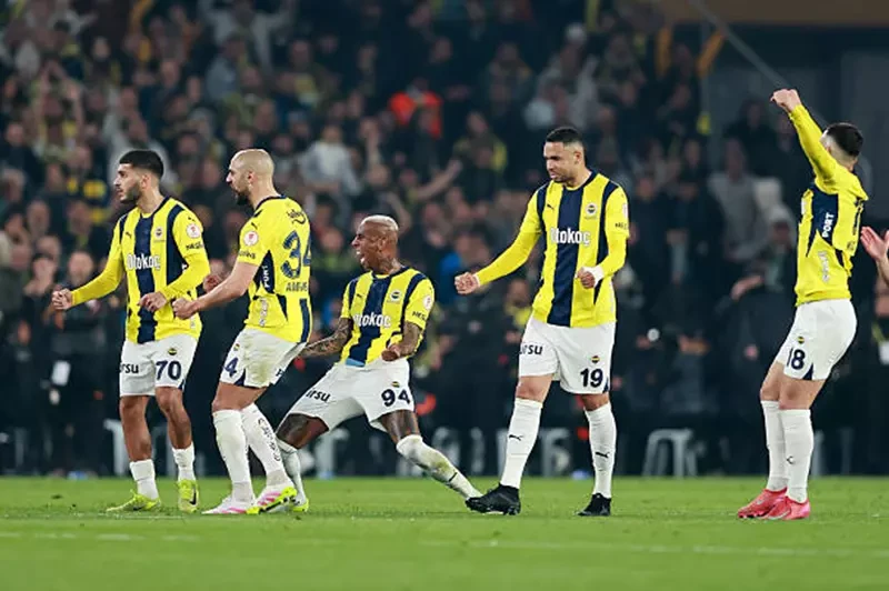 فنربخشة يفوز بالسوبر التركي على جثة جالاتا سراي