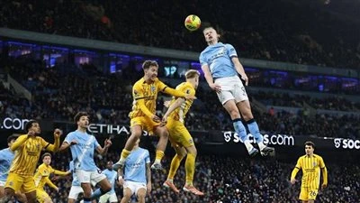 مانشستر سيتي يواصل السقوط ويتعادل أمام برايتون (1/1) في الدوري الإنجليزي الممتاز