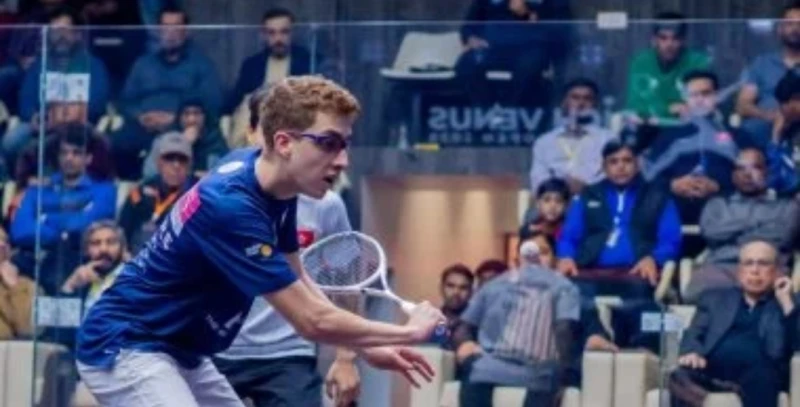 محمد زكريا يتوج ببطولة كراتشي للاسكواش فى باكستان