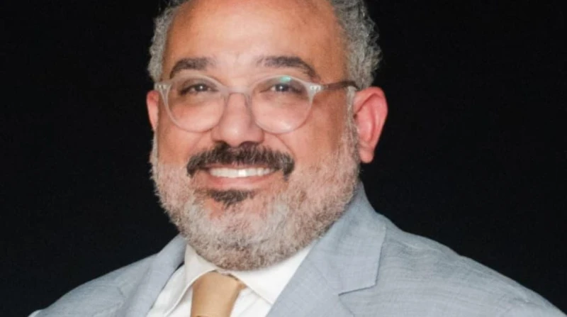 حكاية "السيطرة الصامتة" (سيرة)