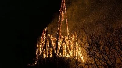 «عمرها 150 عاماً».. حريق يلتهم كنيسة تاريخية في هولندا والسلطات تكشف التفاصيل