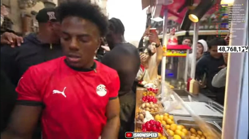 زحام جماهيري حول المؤثر الأمريكي "سبيد".. خبير يفسر الهوس بالمشاهير