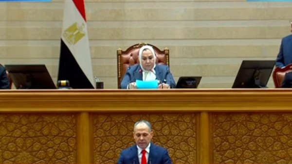 منصة نسائية كاملة في افتتاح الفصل التشريعي الثالث لمجلس النواب