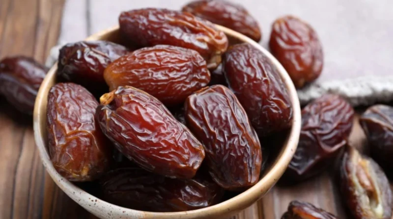 ماذا يحدث لجسمك إذا تناولت التمر الساعة 3 عصرًا؟