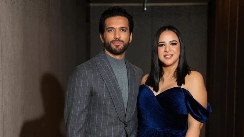 بفستان أزرق غامق.. إيمي سمير غانم تخطف الأنظار مع زوجها حسن الرداد